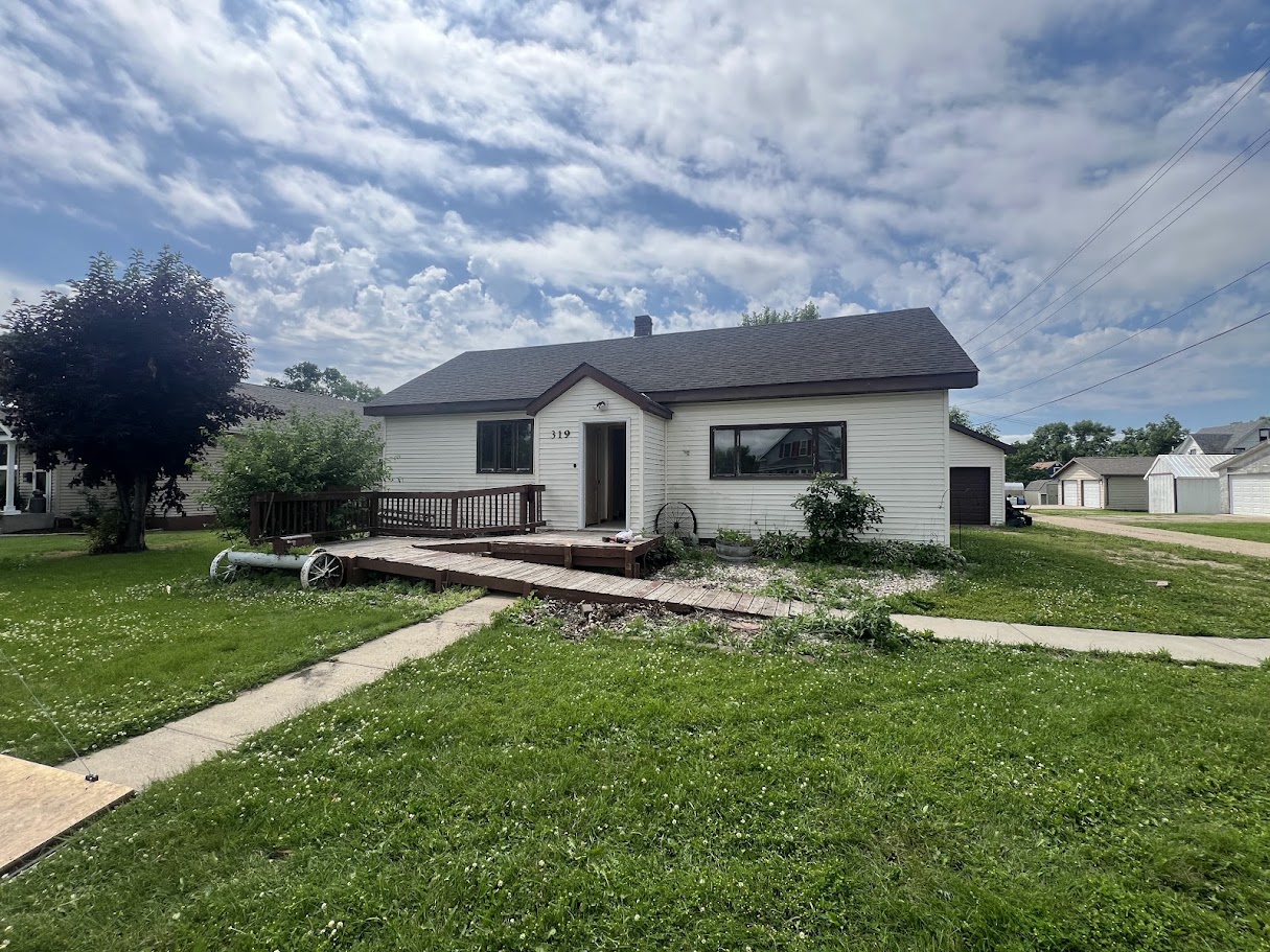 319 5th Street East